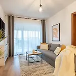 Lakeview Cozy Nook - Tennis, Underground Parking, Modern, Balcony Apartamento *