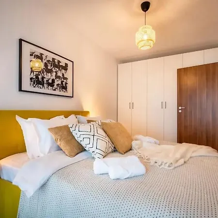 Lakeview Cozy Nook - Tennis, Underground Parking, Modern, Balcony Daire *