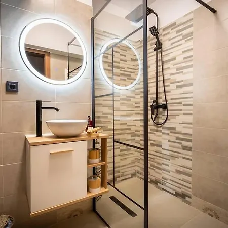 Apartmán Lakeview Cozy Nook - Tennis, Underground Parking, Modern, Balcony Kluž