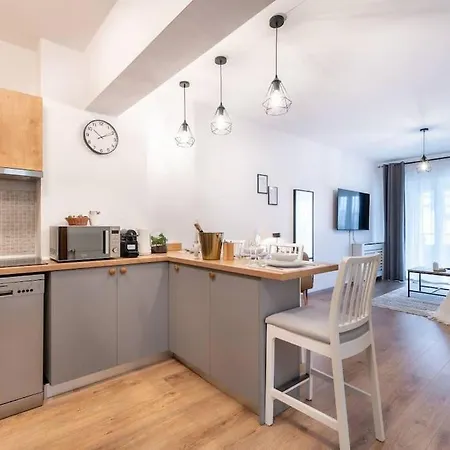Lakeview Cozy Nook - Tennis, Underground Parking, Modern, Balcony Daire *