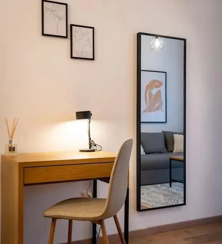 Lakeview Cozynook - Tennis, Underground Parking, Modern, Balcony *