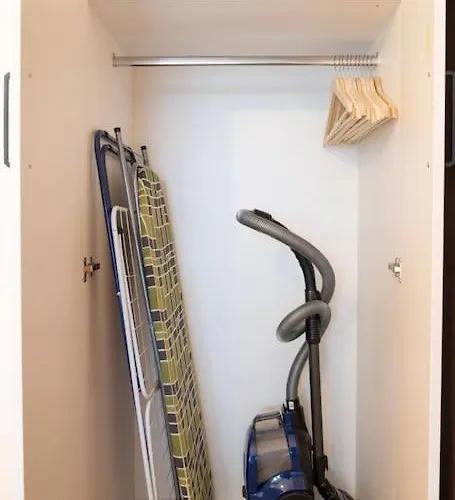 Lakeview Cozynook - Tennis, Underground Parking, Modern, Balcony *