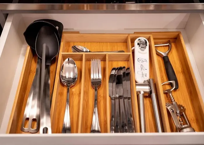 Appartamento Lakeview Cozynook - Tennis, Underground Parking, Modern, Balcony