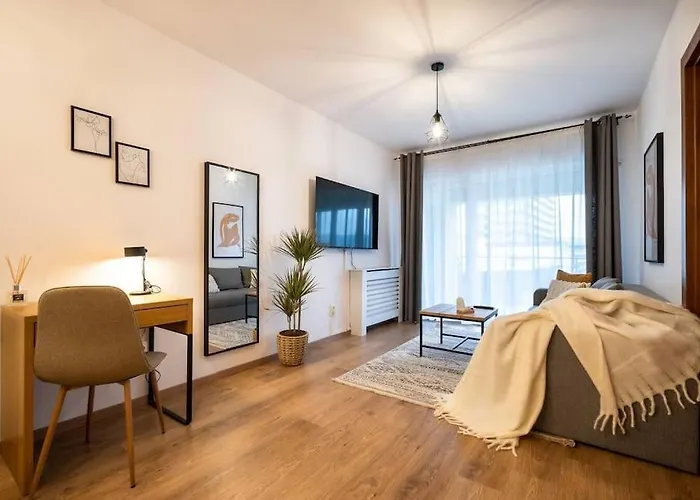 Lakeview Cozynook - Tennis, Underground Parking, Modern, Balcony * 클루지나포카