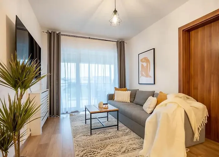 Lakeview Cozynook - Tennis, Underground Parking, Modern, Balcony דירה *